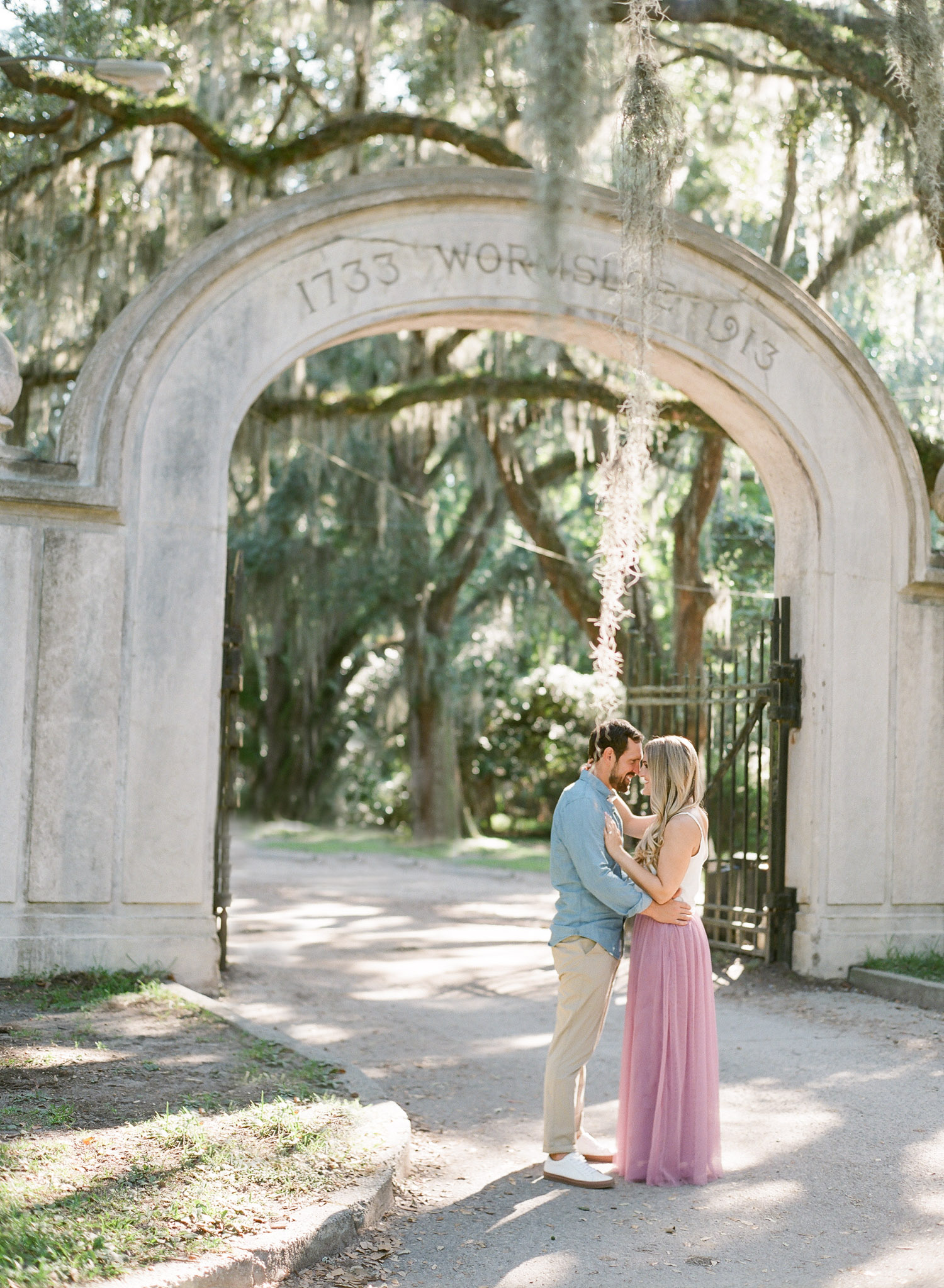 Wormsloe-Savannah-Engagement-Photos-13.jpg