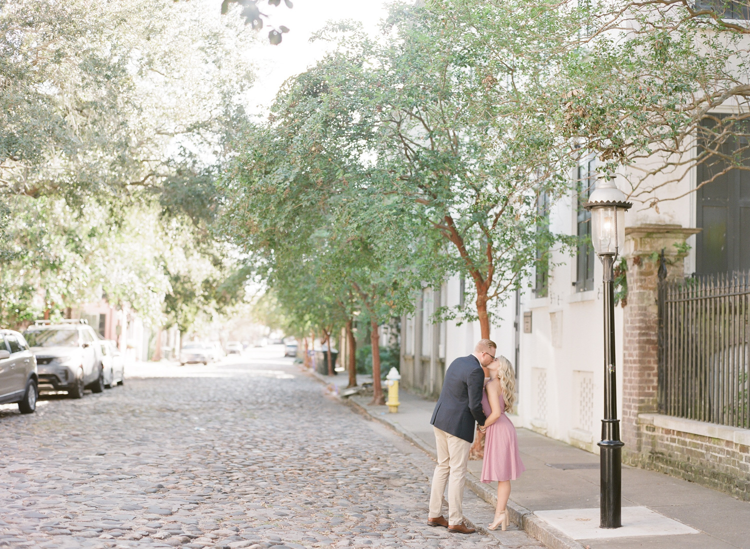 Cobblestone-Street-Engagement-Charleston-4.jpg
