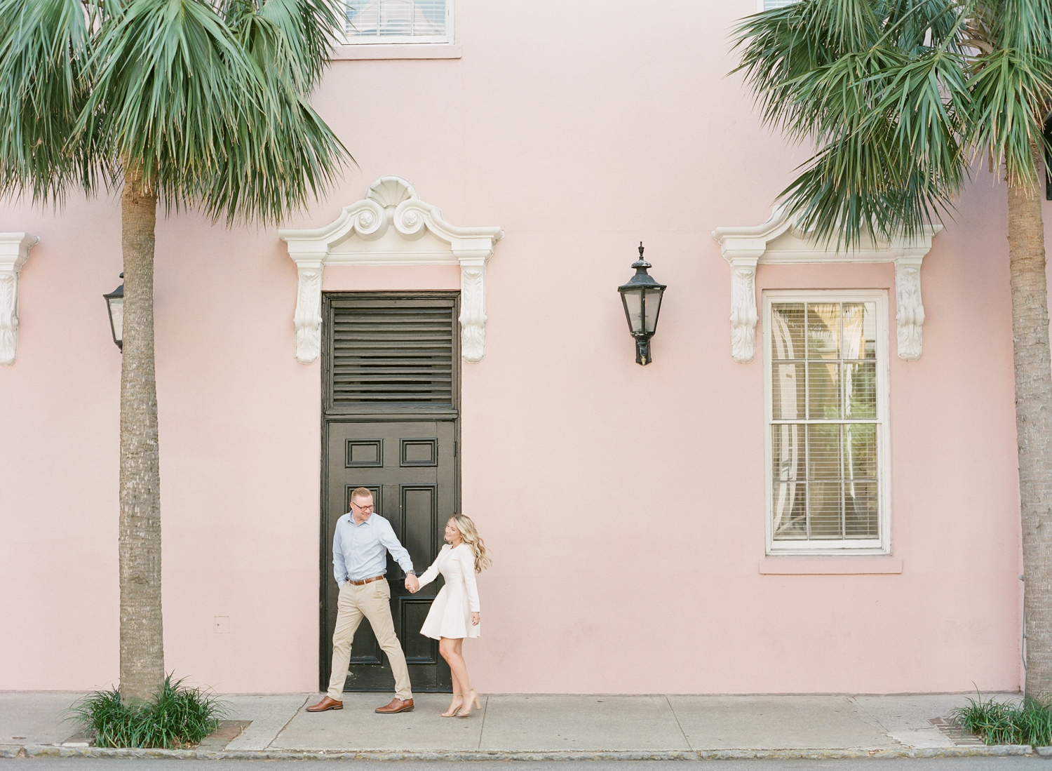 Cobblestone-Street-Engagement-Charleston-43.jpg