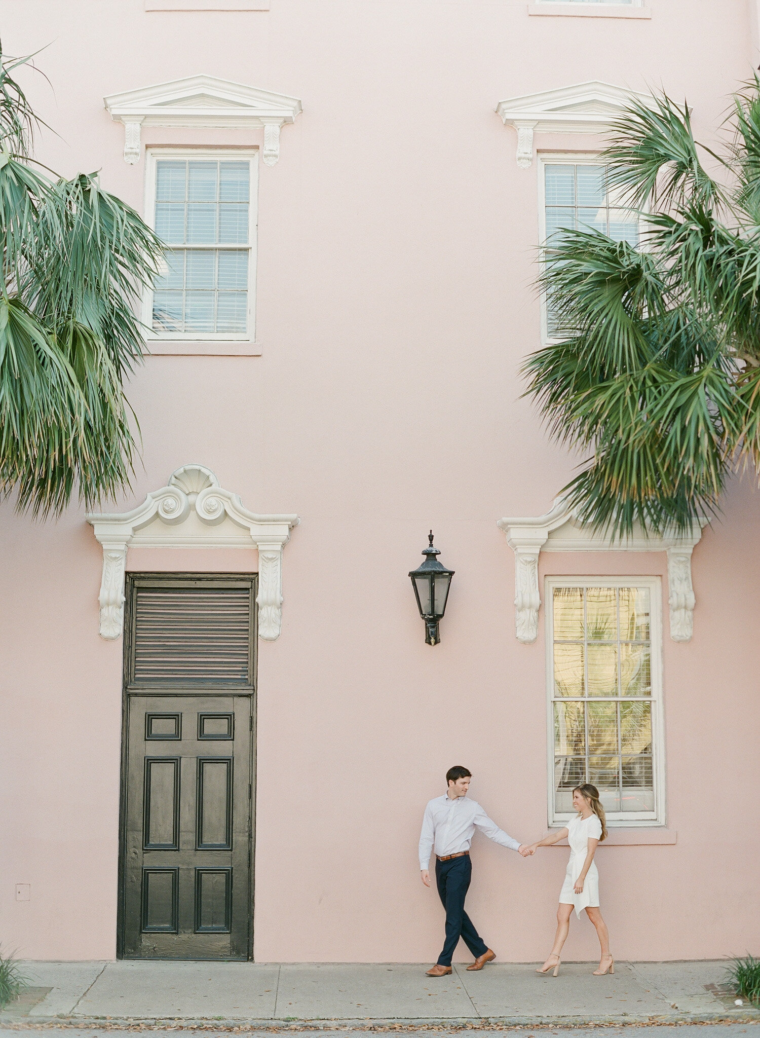 Downtown-Charleston-Engagement-Photos-42.jpg