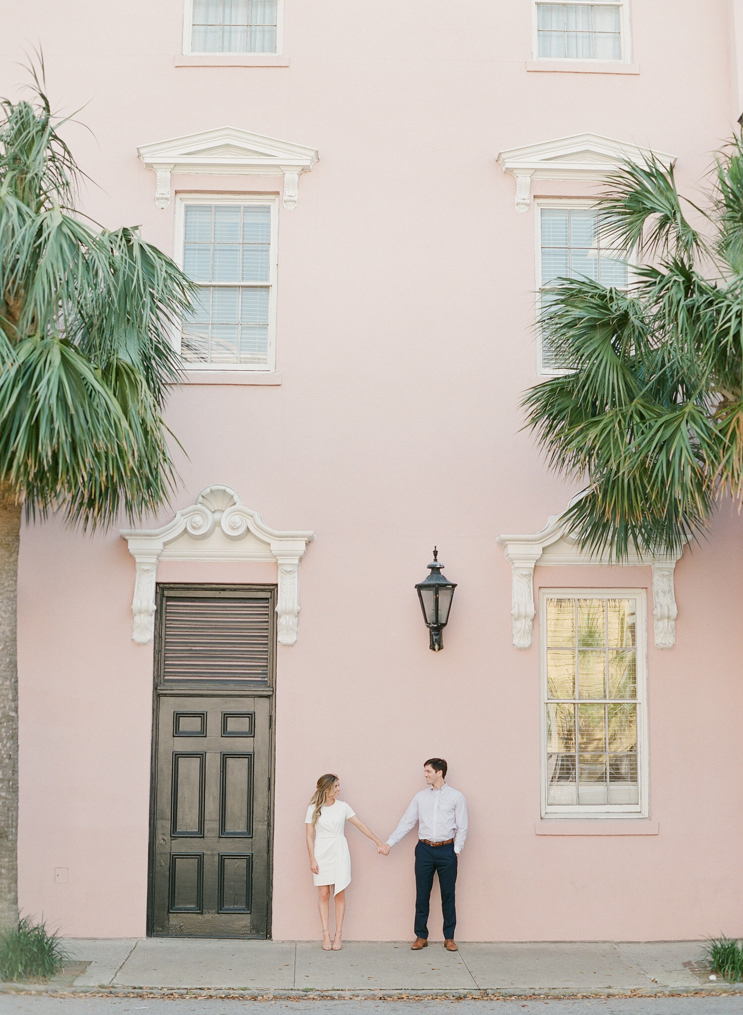 Downtown-Charleston-Engagement-Photos-9.jpg