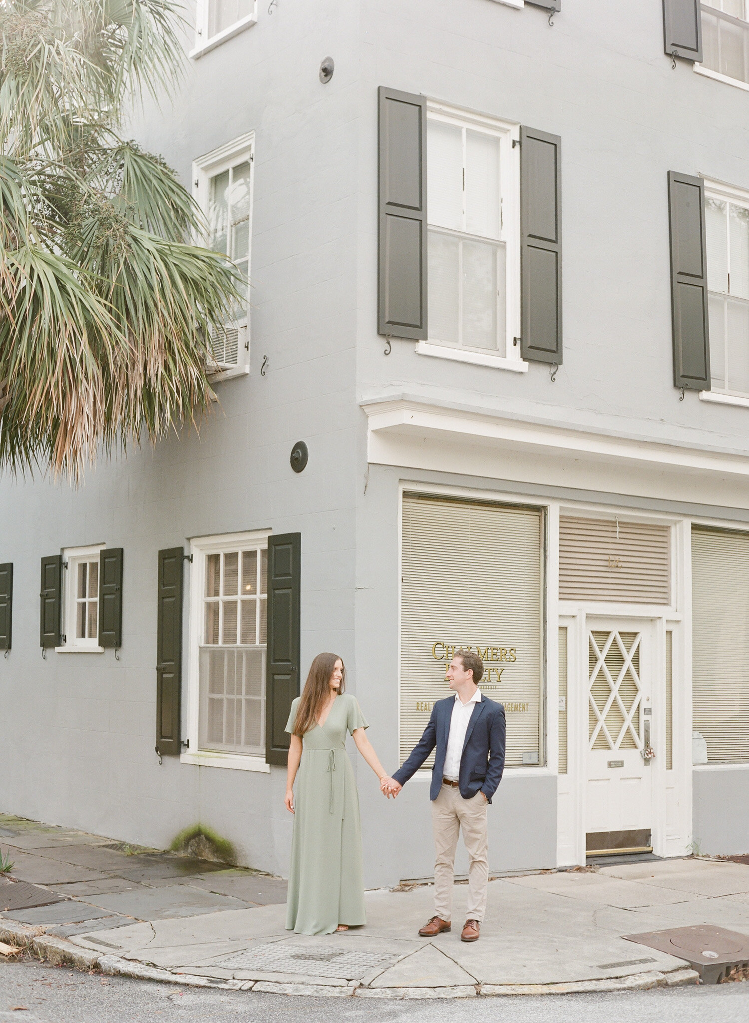Downtown-Charleston-Engagement-36.jpg