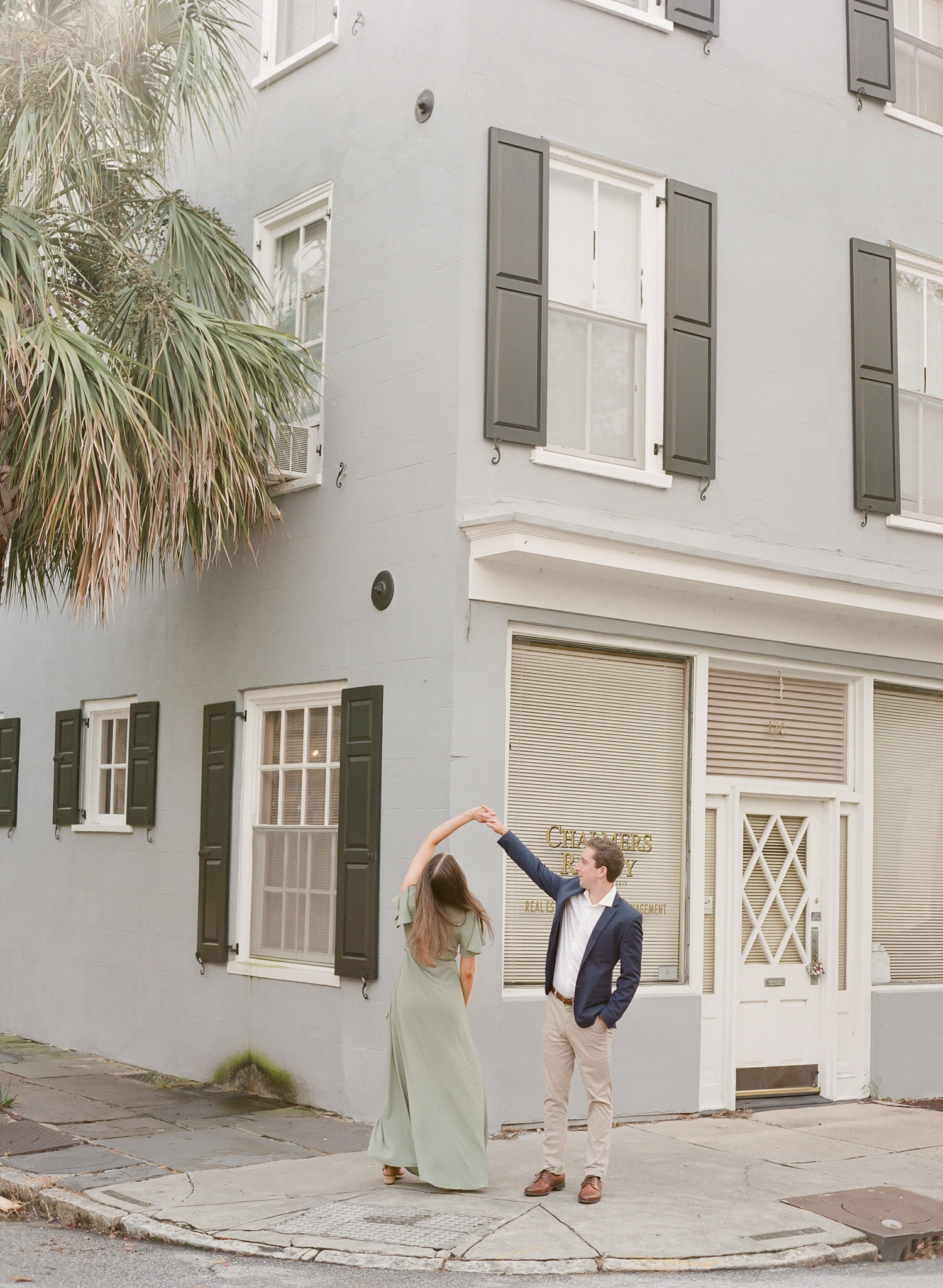 Downtown-Charleston-Engagement-74.jpg