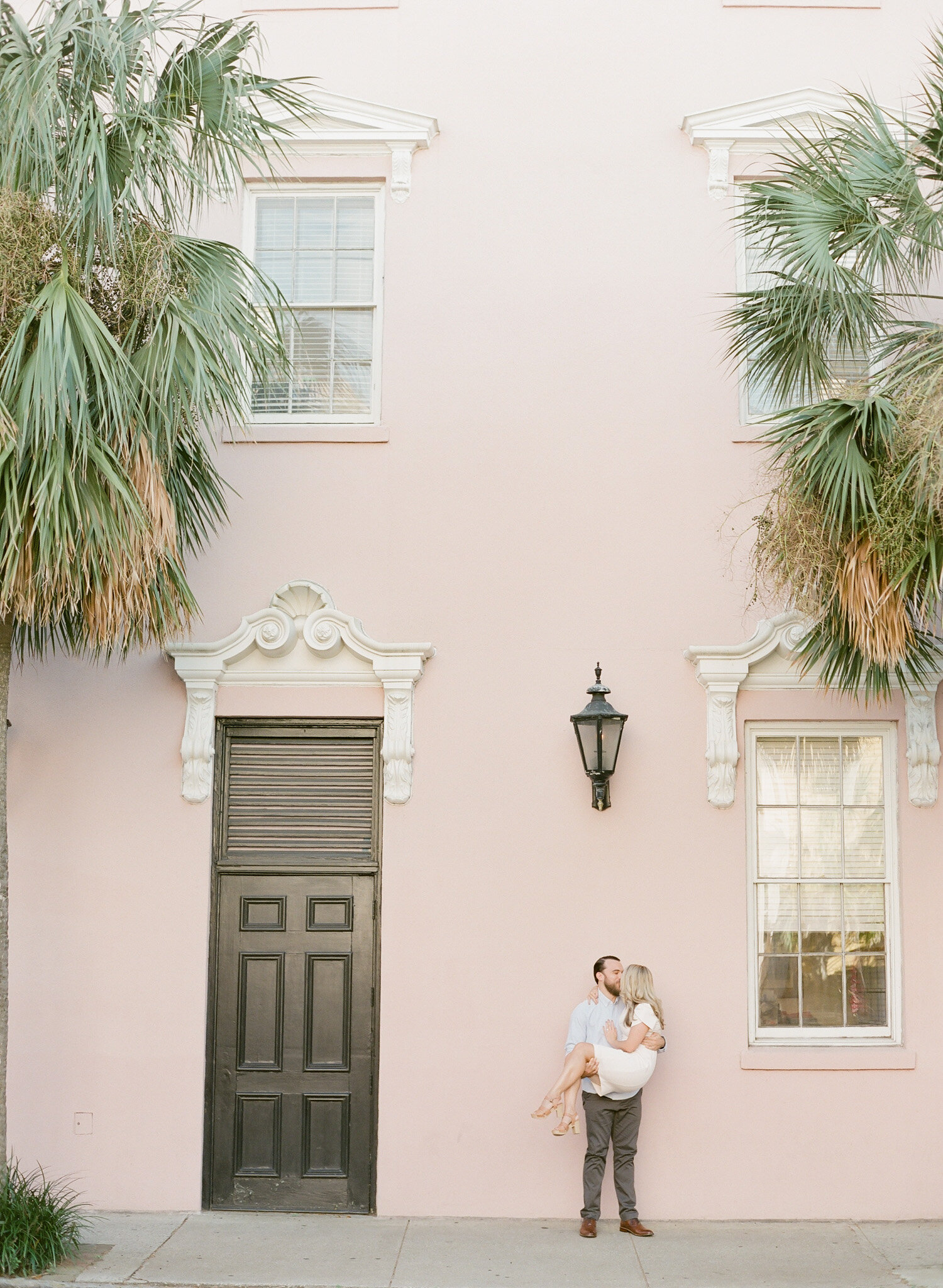 Downtown-Charleston-Engagements-8.jpg