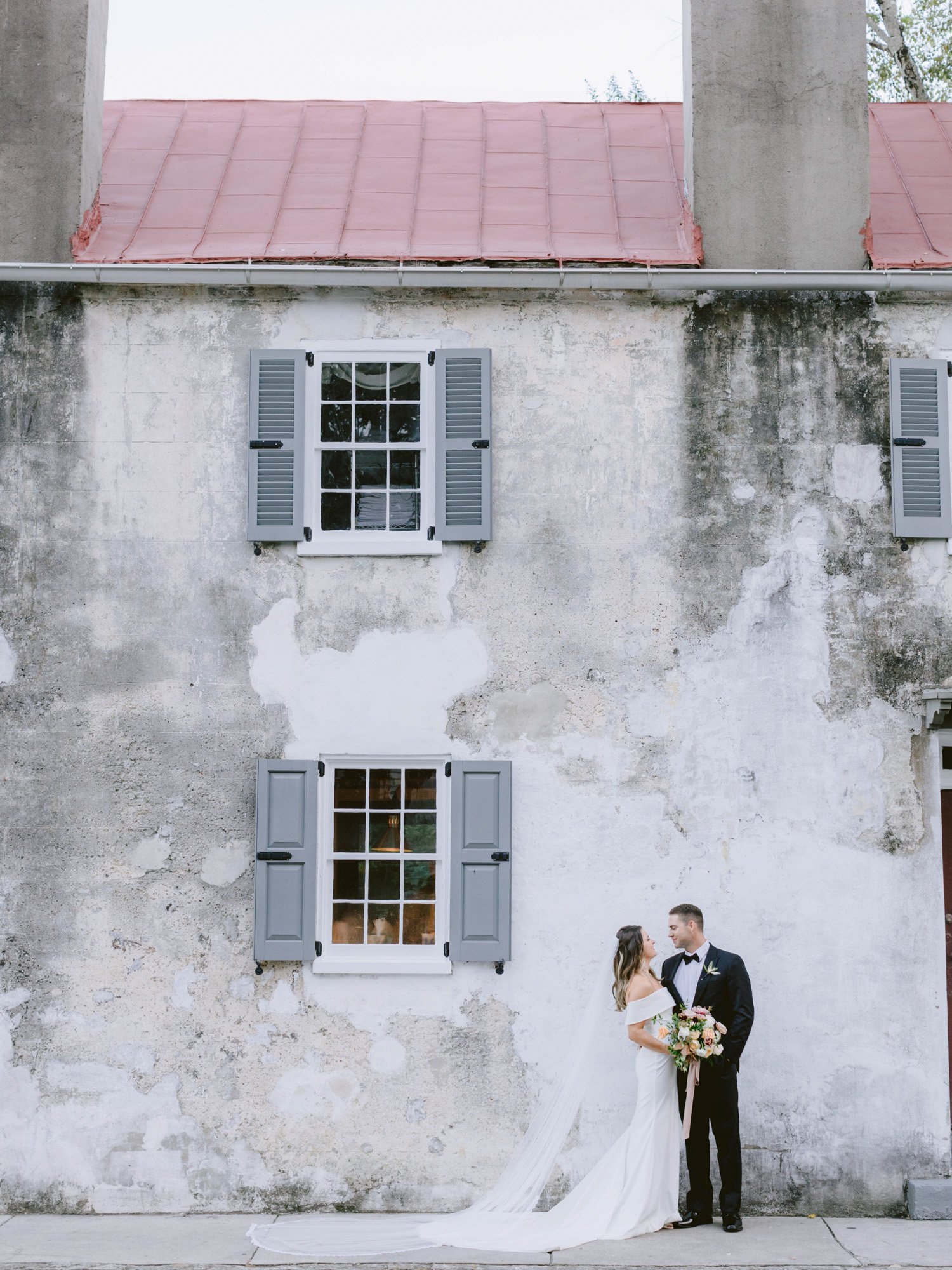 Charleston-Gadsden-House-Wedding-Photos-54.jpg